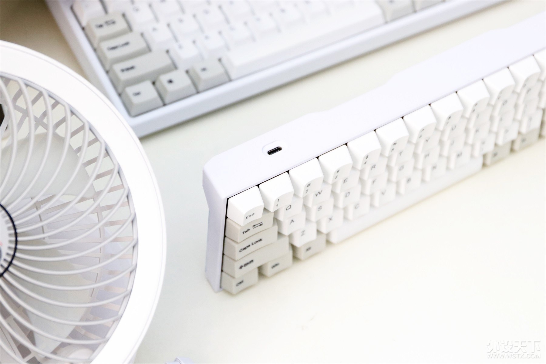 ��������������һ�ѿ��������Ƽ��ĵļ��̡���GANSS ALT71���߼���