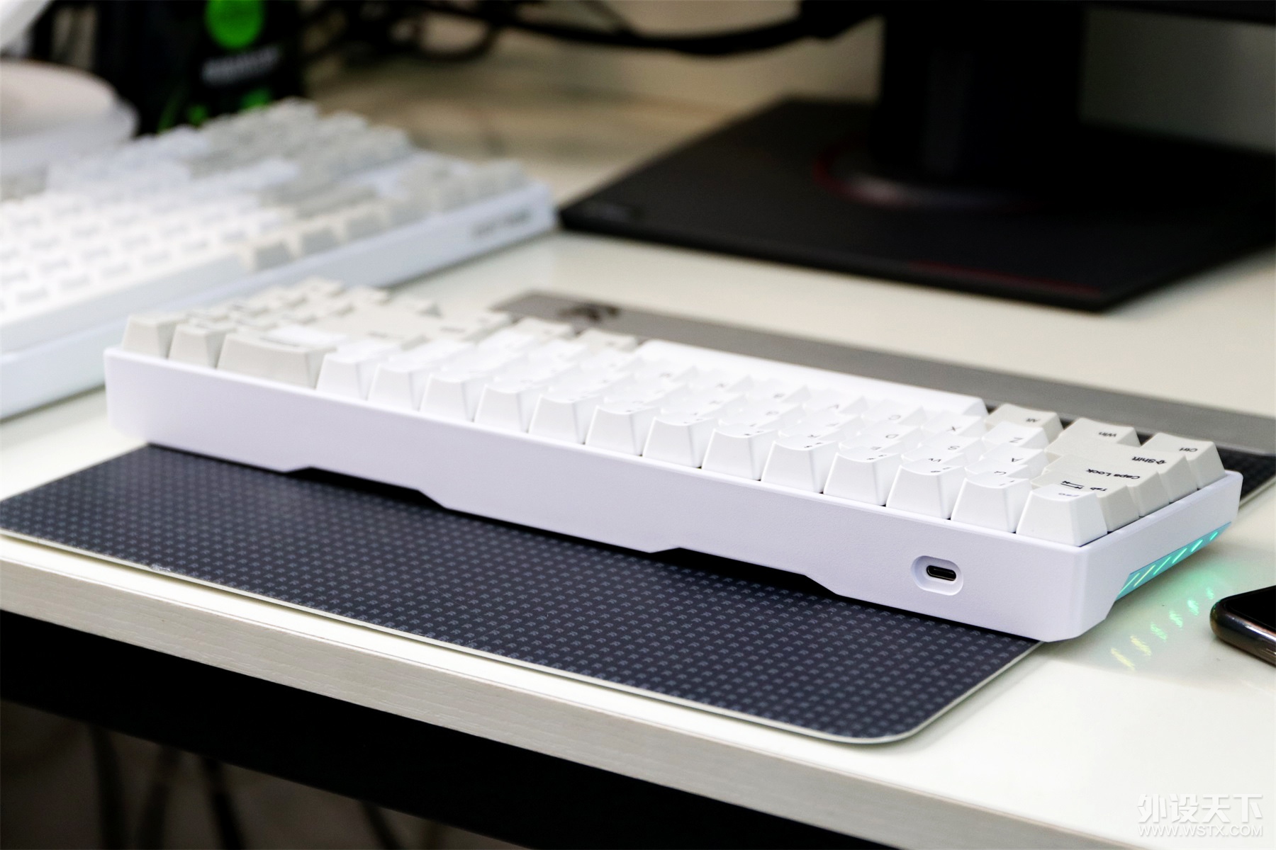 ��������������һ�ѿ��������Ƽ��ĵļ��̡���GANSS ALT71���߼���