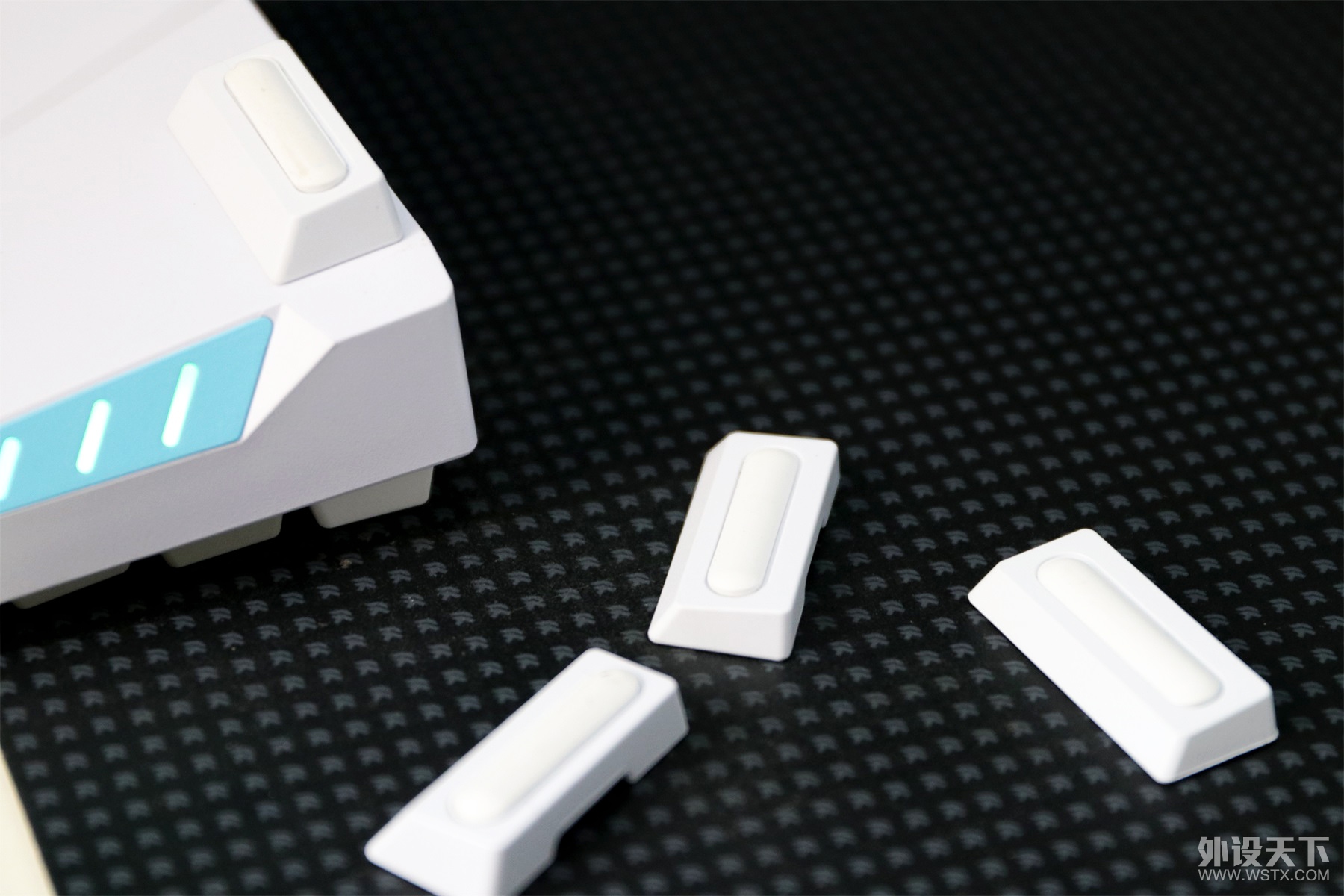 ��������������һ�ѿ��������Ƽ��ĵļ��̡���GANSS ALT71���߼���