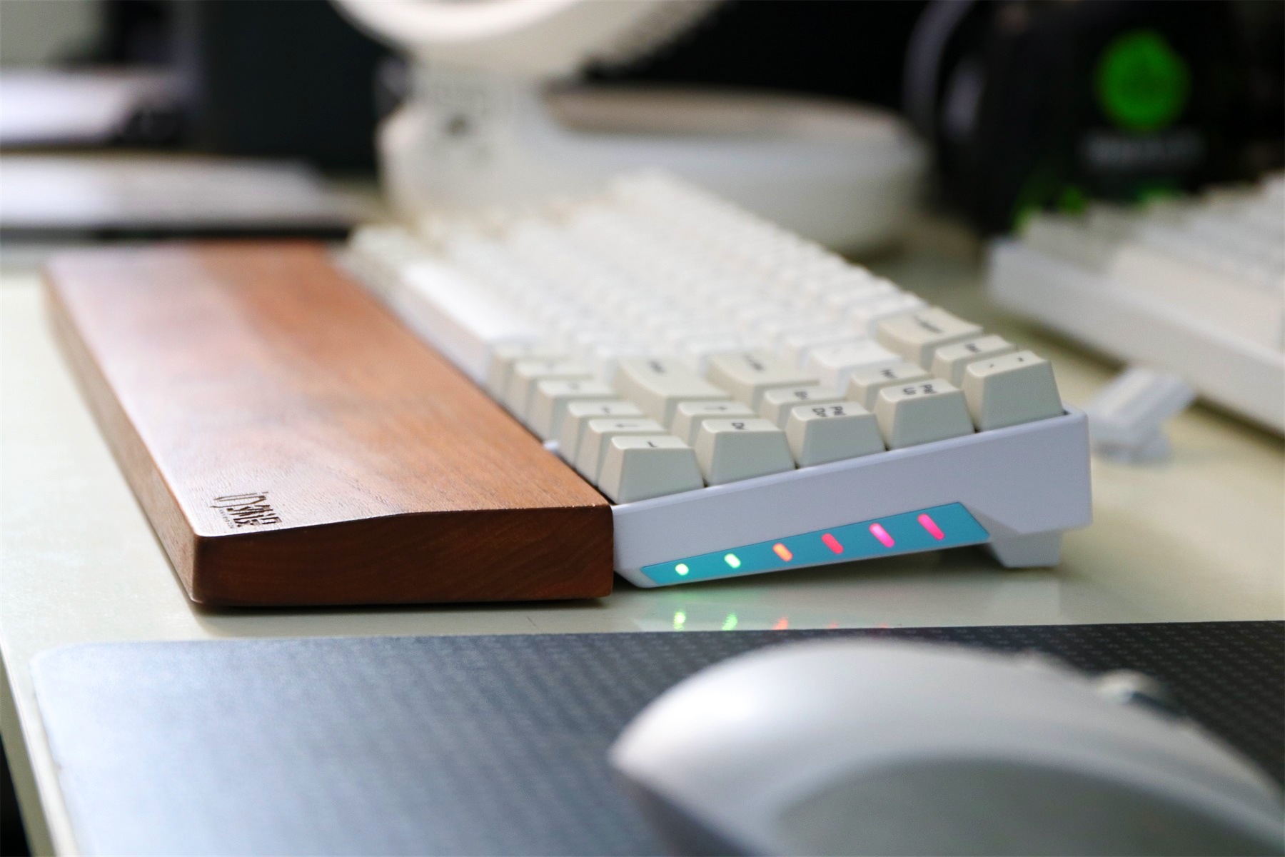 ��������������һ�ѿ��������Ƽ��ĵļ��̡���GANSS ALT71���߼���