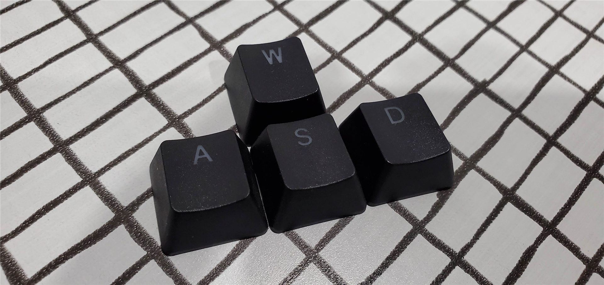 ���׵Ļ�е���̣�DURGOD��٤K320���ᣨRGB����K310��ջҰ׹��޶�������