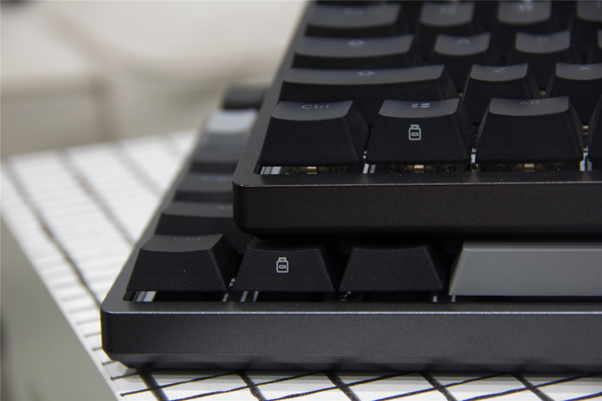 ���׵Ļ�е���̣�DURGOD��٤K320���ᣨRGB����K310��ջҰ׹��޶�������
