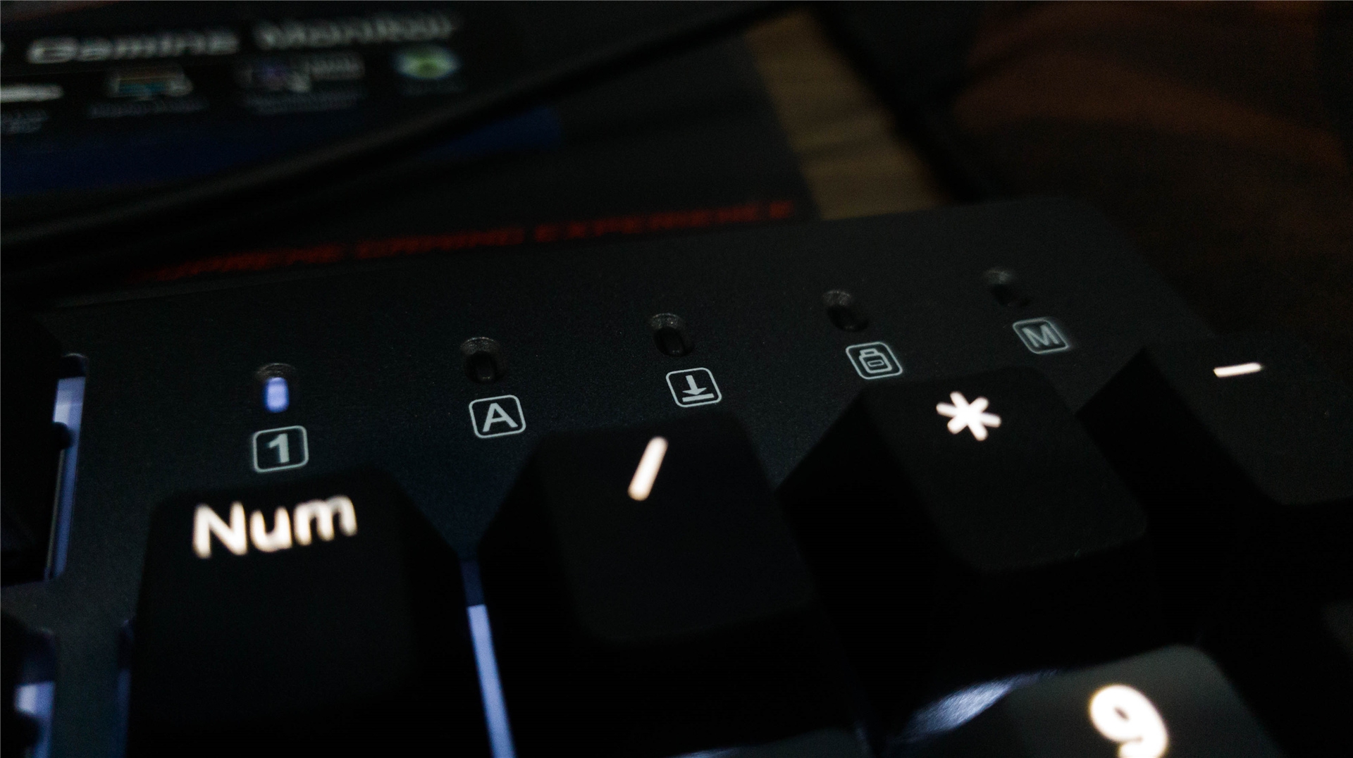 ���׵Ļ�е���̣�DURGOD��٤K320���ᣨRGB����K310��ջҰ׹��޶�������