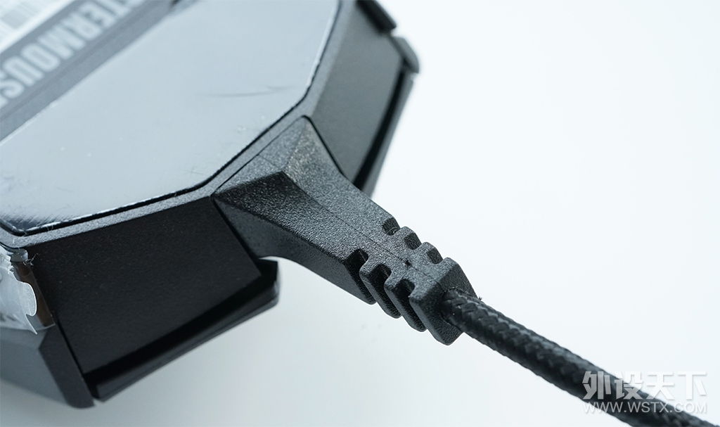 �������� MM830 ������OLED��Ļ�����ܵ羺��Ϸ������