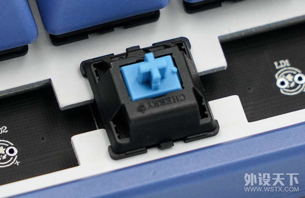 �����ϵĺ����� AKKO 3084SP����֮�ǻ�е���̿�������