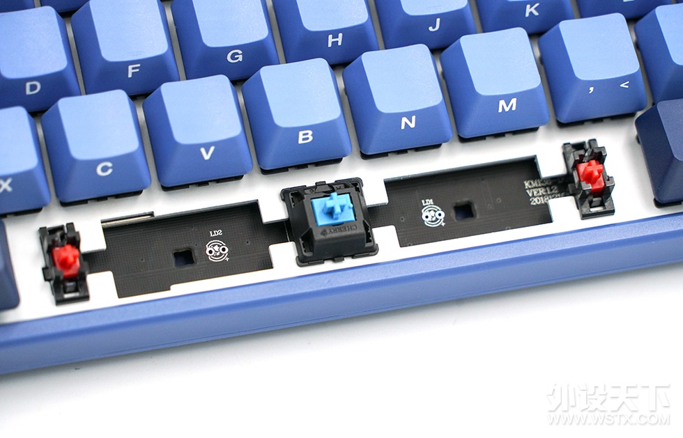 �����ϵĺ����� AKKO 3084SP����֮�ǻ�е���̿�������