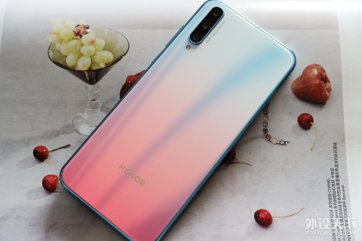 ����AMOLED��Ļָ�ƣ���ҫ20�ഺ�����Щ����Ҳ���ݺ���