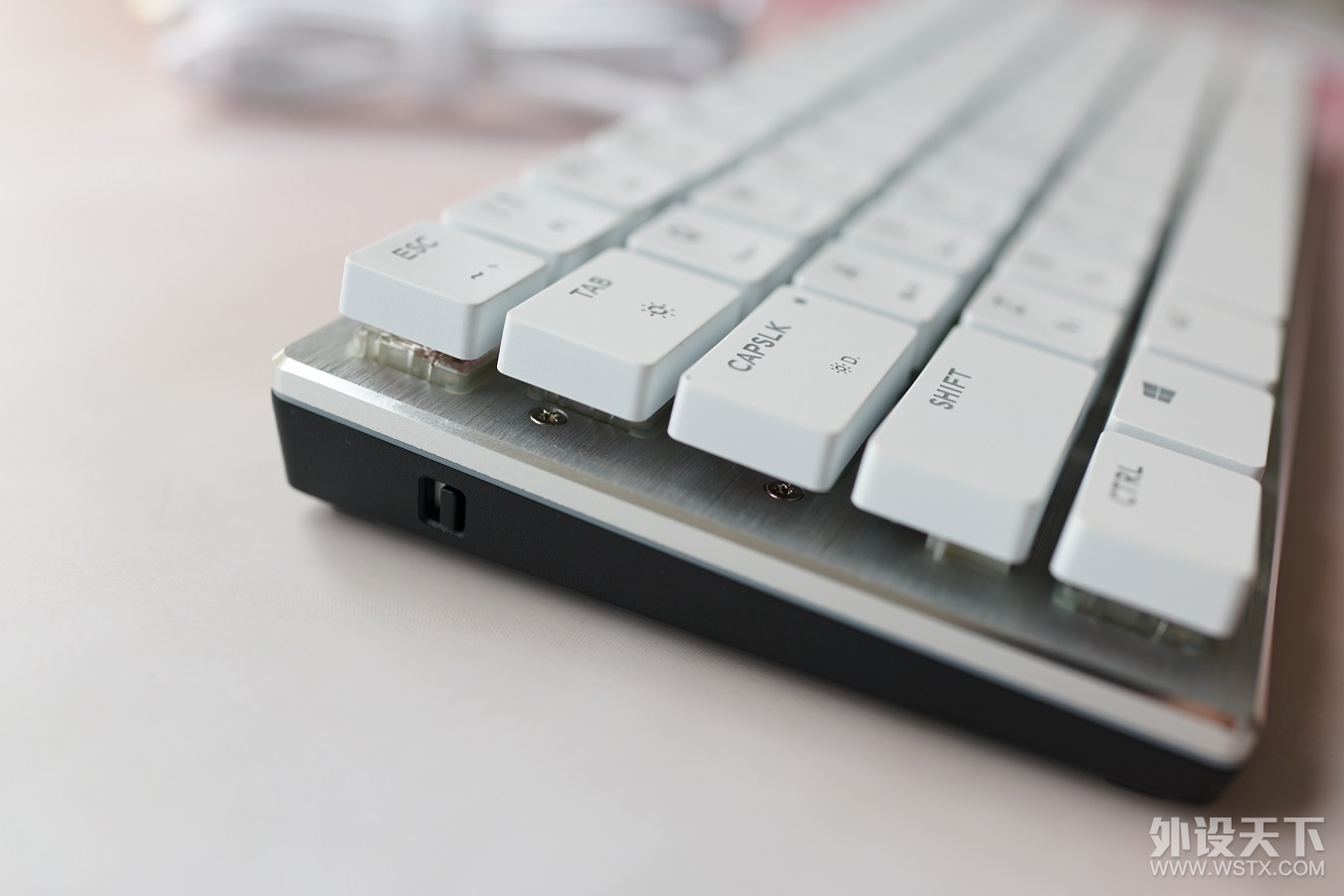 �����ԡ�С�ɾ���������ǿ��������������SK621��ײMM710������