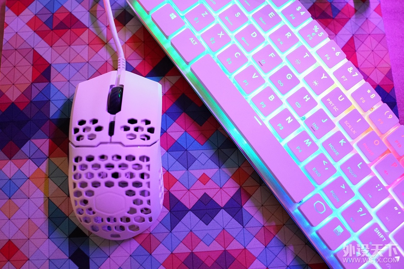 �����ԡ�С�ɾ���������ǿ��������������SK621��ײMM710������