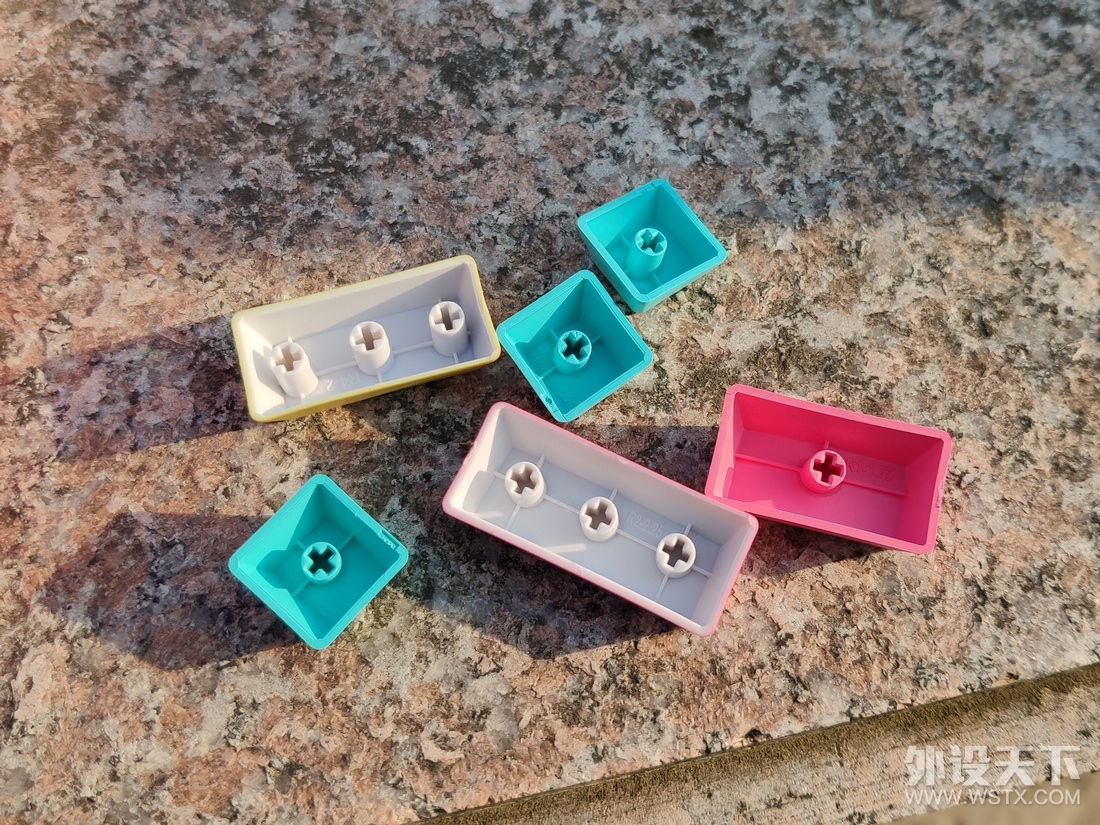 �ػ�ʱ������Ʒ��·�ߡ���AKKO �ǰ�3084˫ģ��е����ʹ������