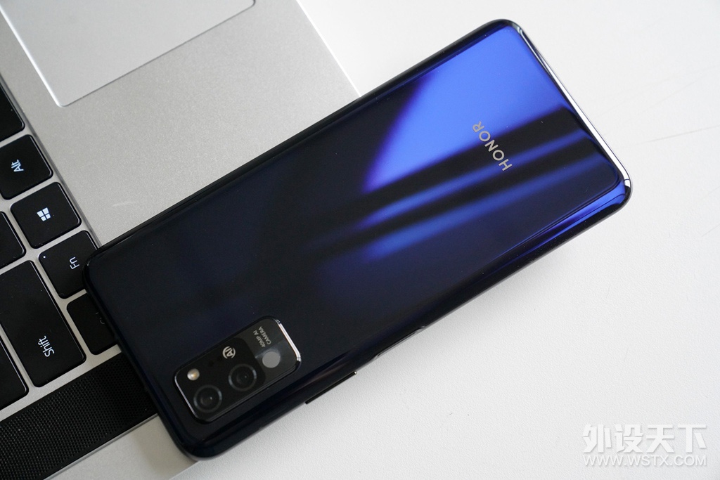 ��ҫPlay4 Pro������һ����֪��֪�ȡ���5G�ֻ�