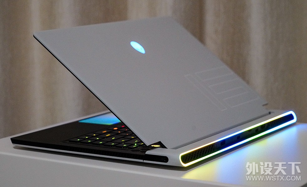 4ֻȽ16mm˱Ϸ Alienware x15 R1