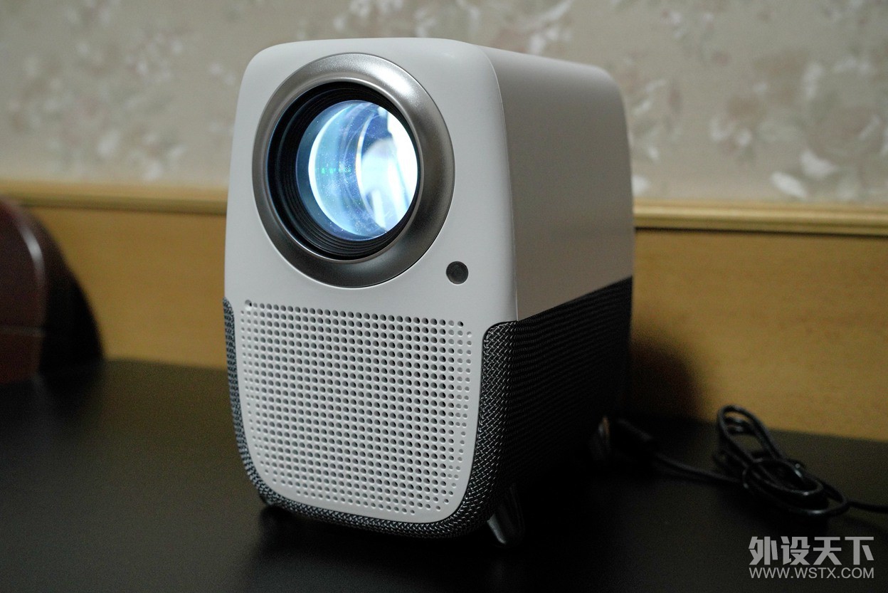 WEBOX T1ͶӰ�ǣ��޹�桢�޵�����Խ������˽�˾�ĻӰԺ