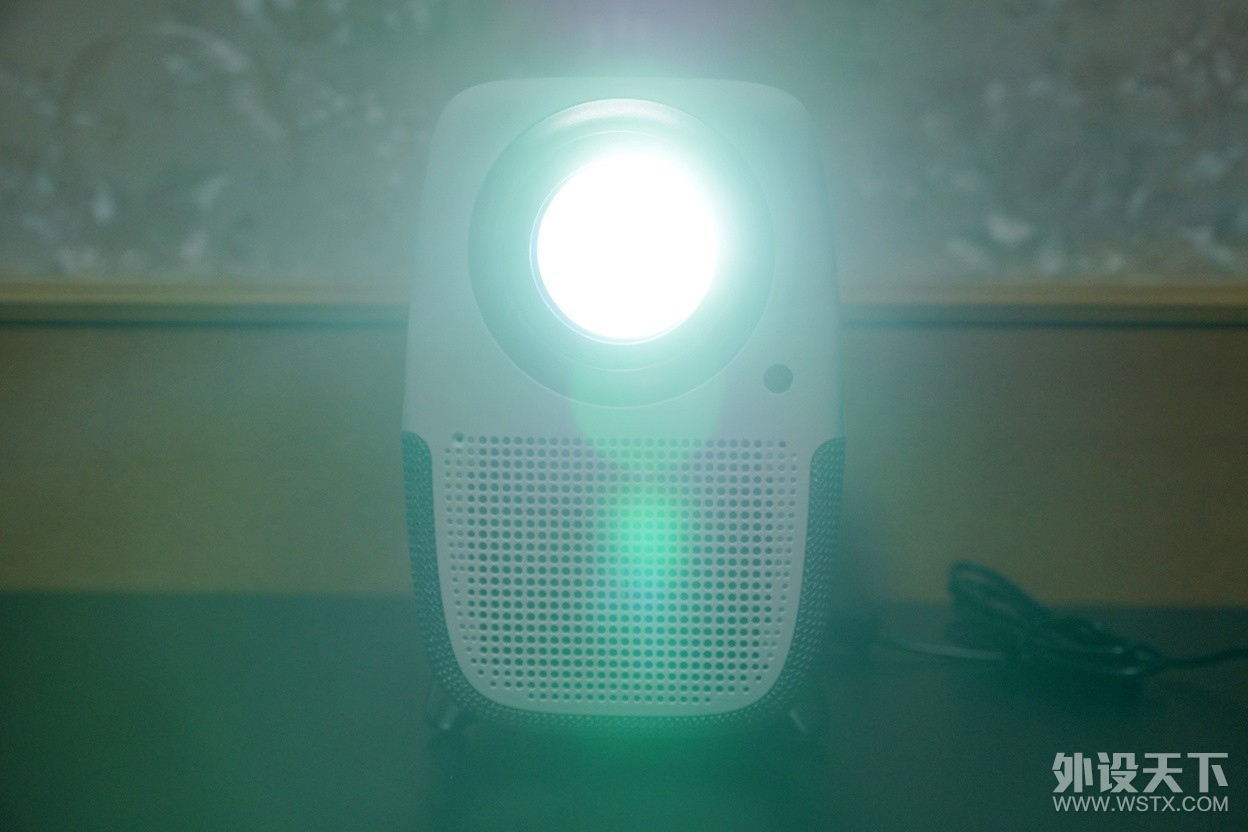 WEBOX T1ͶӰ�ǣ��޹�桢�޵�����Խ������˽�˾�ĻӰԺ
