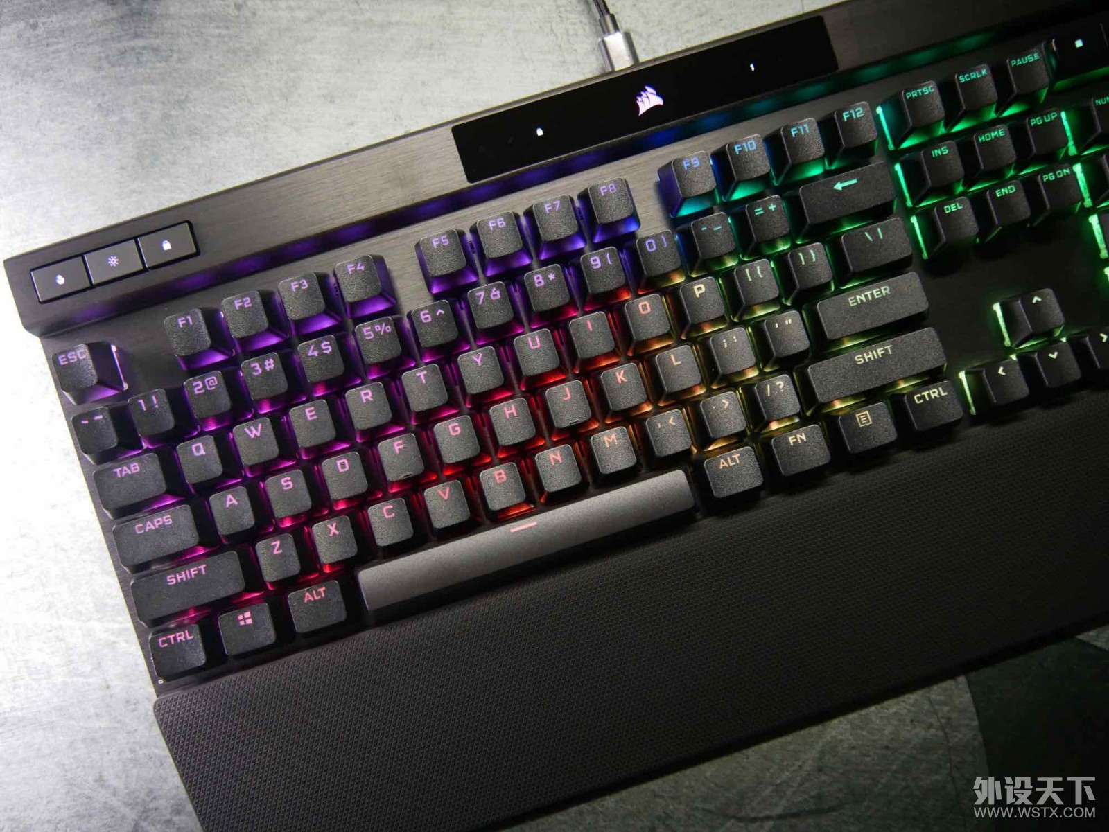 K70ٽ K70 RGB PRO е