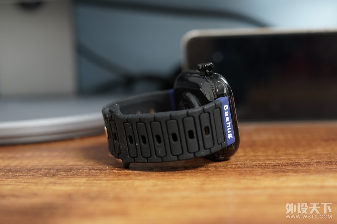 ��Ȼ���ֿɻ���أ�Baehug������X8����������绰�ֱ�