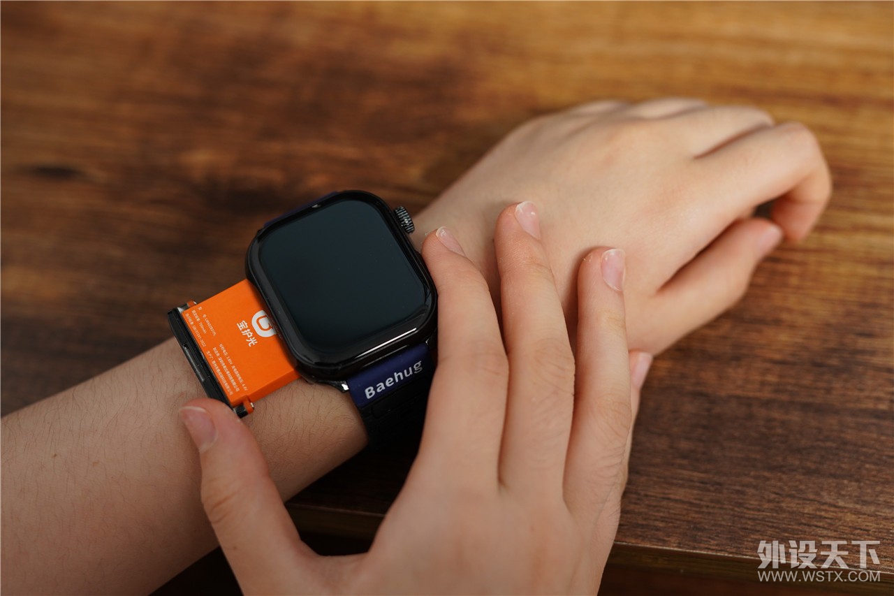 ��Ȼ���ֿɻ���أ�Baehug������X8����������绰�ֱ�