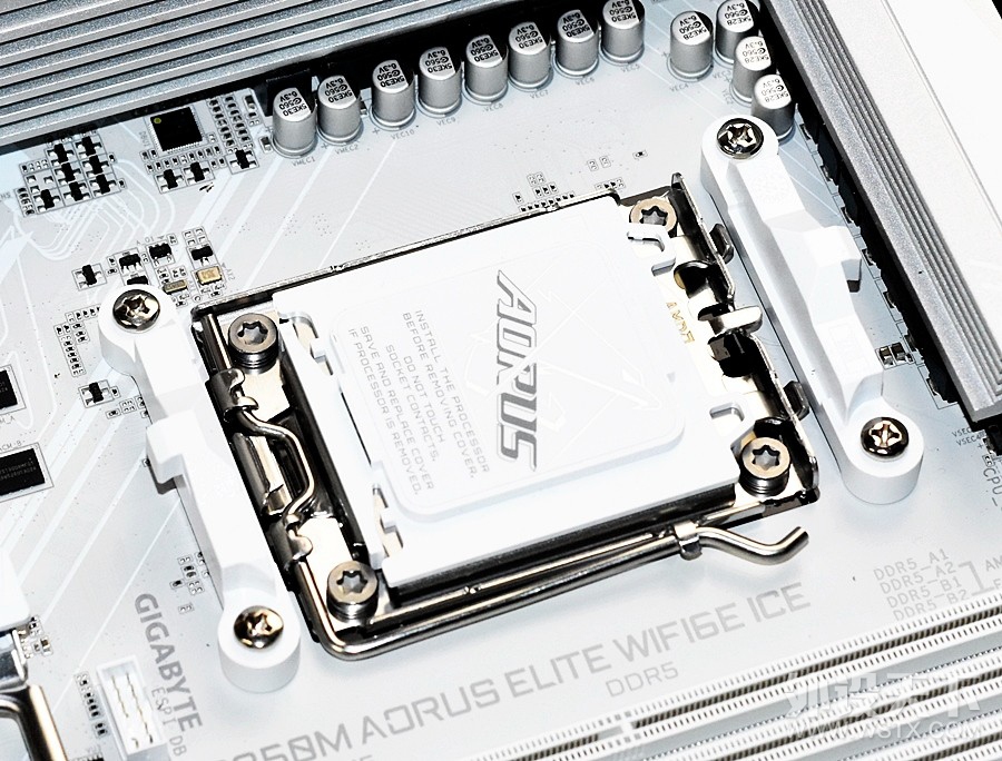 AMDװ������+���α���B850M AORUS ELITE WIFI6E ICE��̬����