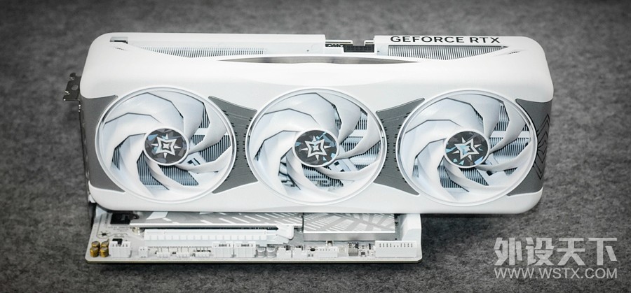 �ж˵羺������Ž� Ӣ�ض����Ultra 5 250K Plus �ײ����