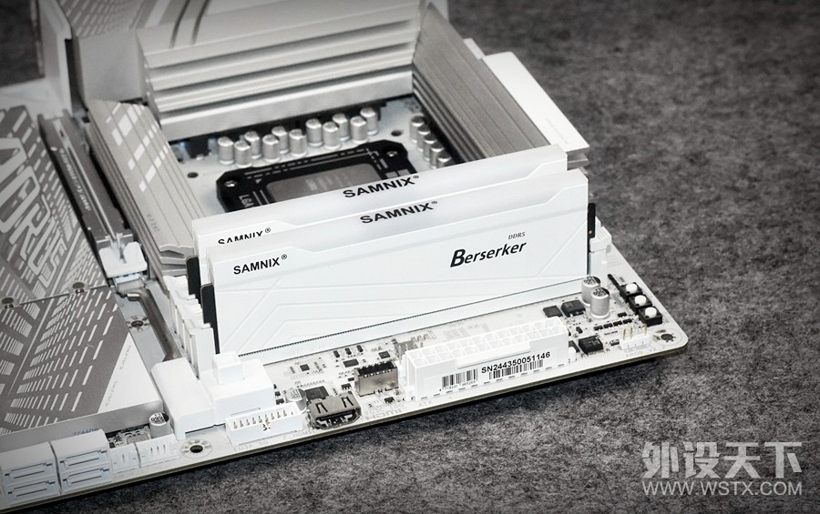 �ж˵羺������Ž� Ӣ�ض����Ultra 5 250K Plus �ײ����