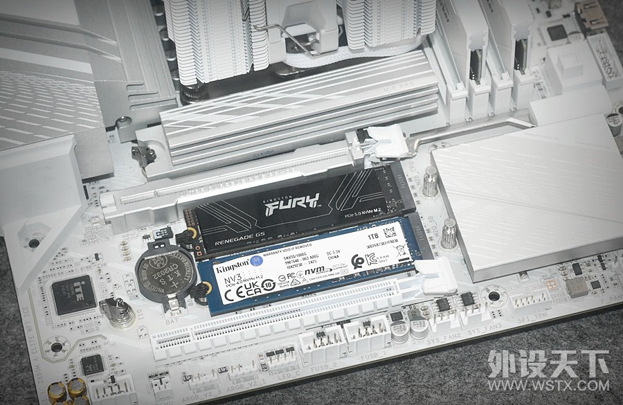 �ж˵羺������Ž� Ӣ�ض����Ultra 5 250K Plus �ײ����