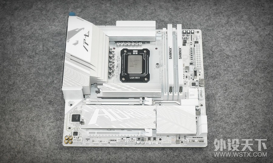 �ж˵羺������Ž� Ӣ�ض����Ultra 5 250K Plus �ײ����