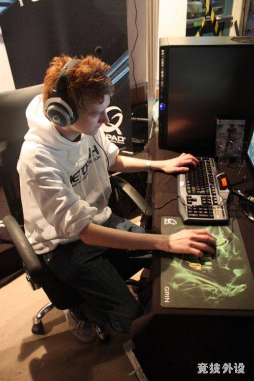 Logitech G15���� Qpad GRIN����������