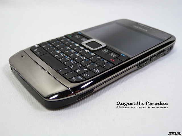 mobile01-4ac62710079f4208b37f77a96a989d17.jpg