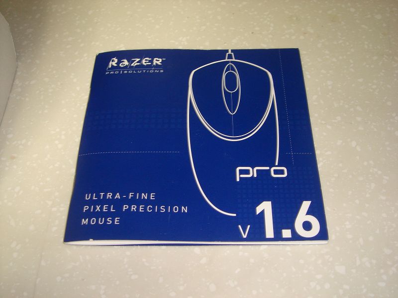 �����˰�ɫ��β�ߣ��ײ���Ȼ����ɫ�ۼ���������~