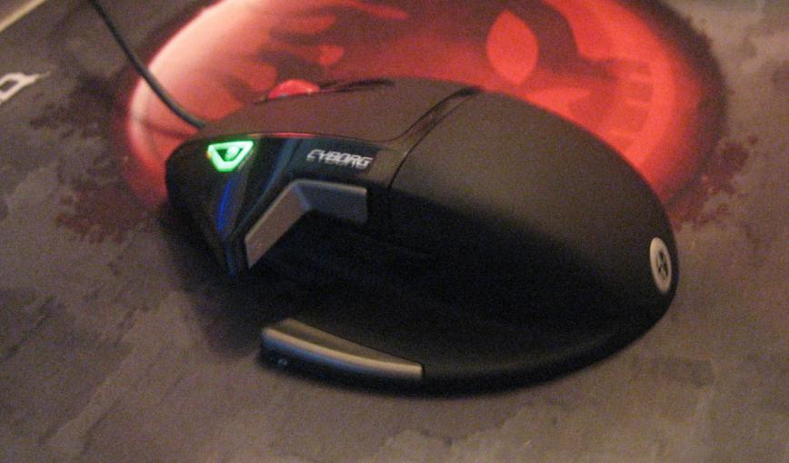 Saitek Cyborg Gaming Mouse���������⡣��Ƶ���ӣ�