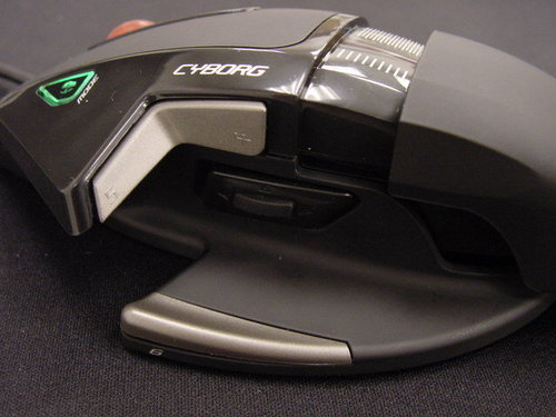 Saitek Cyborg Gaming Mouse���������⡣��Ƶ���ӣ�