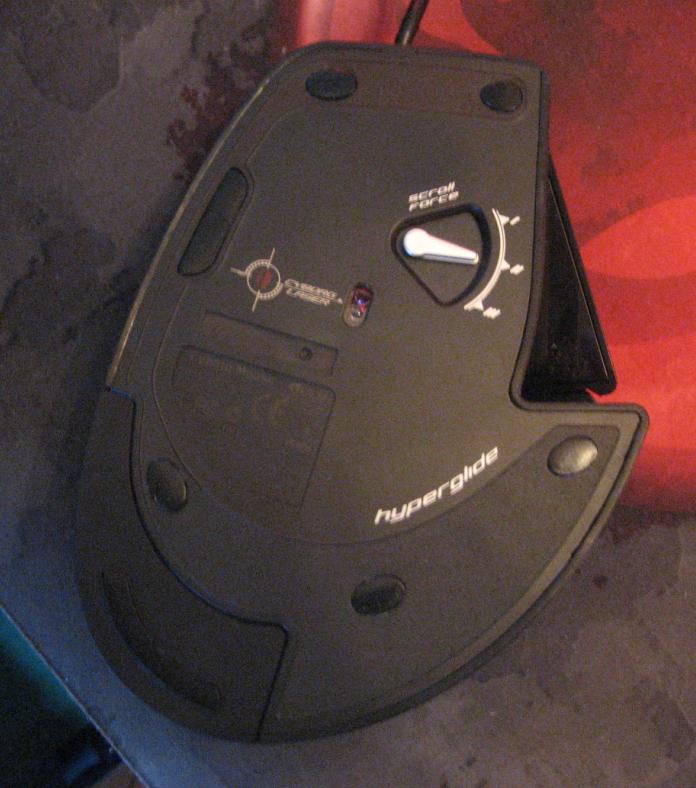 Saitek Cyborg Gaming Mouse���������⡣��Ƶ���ӣ�