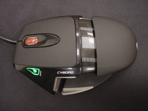 Saitek Cyborg Gaming Mouse���������⡣��Ƶ���ӣ�