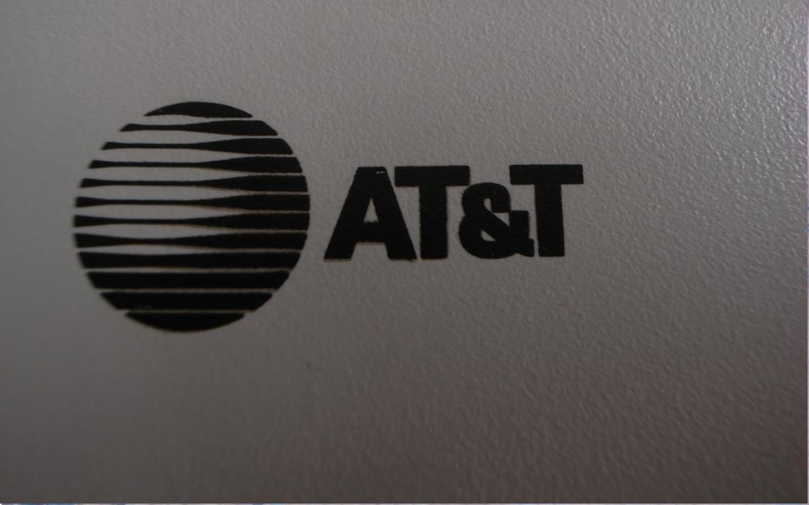 MODEL MϵƷ---AT&T MODEL KBD 305B --