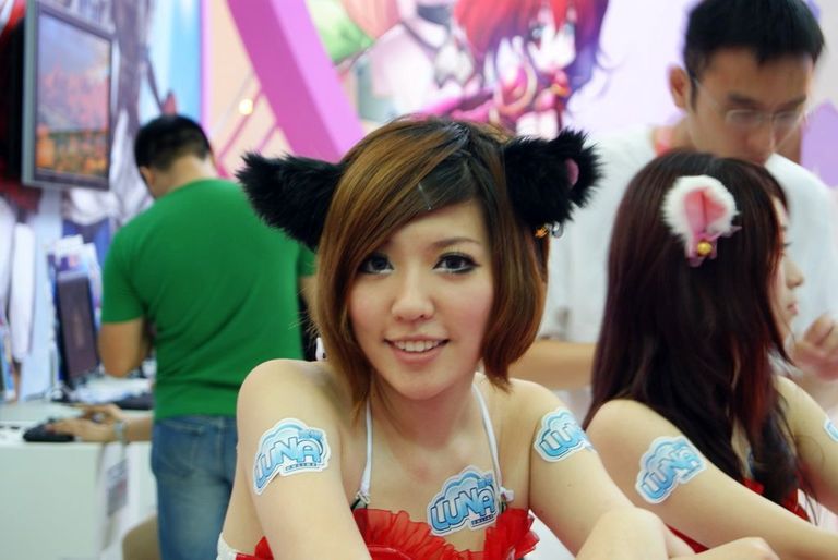 �������׷���ChinaJoy��չShowGirlֱ����(Ԥ��l�賿������70��)��ת����