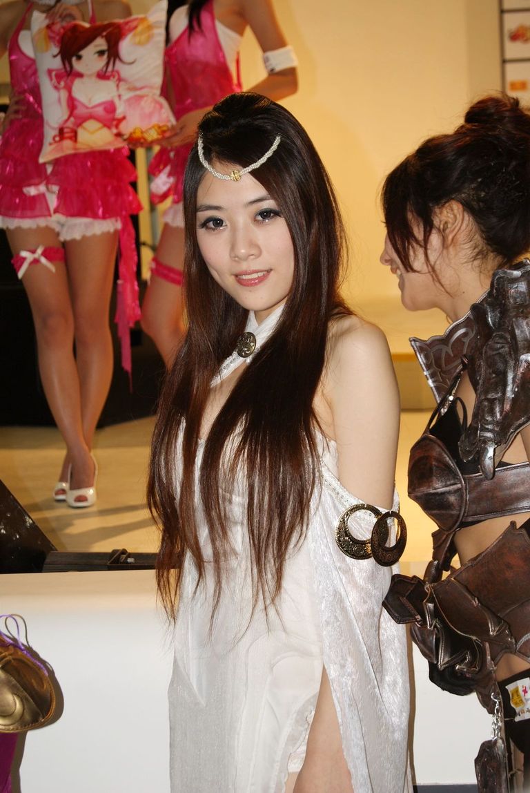 �������׷���ChinaJoy��չShowGirlֱ����(Ԥ��l�賿������70��)��ת����