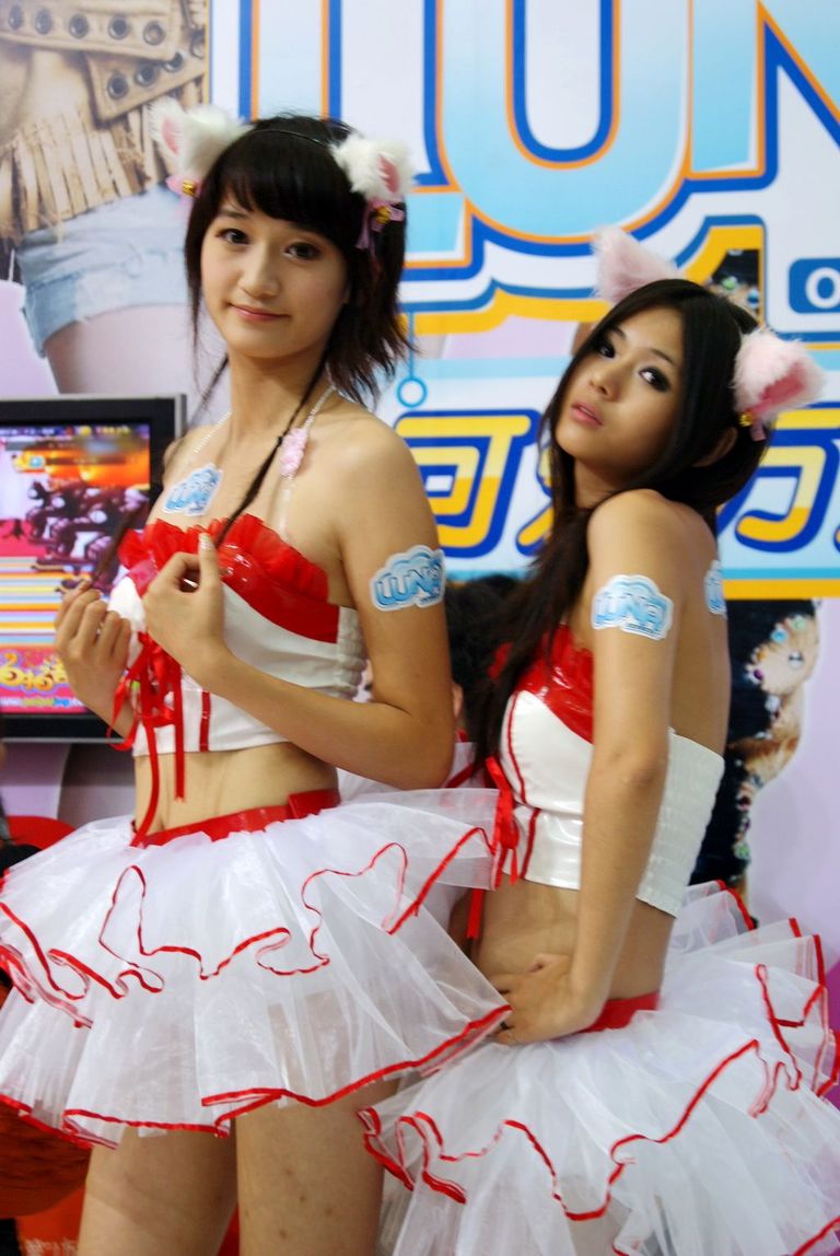 �������׷���ChinaJoy��չShowGirlֱ����(Ԥ��l�賿������70��)��ת����