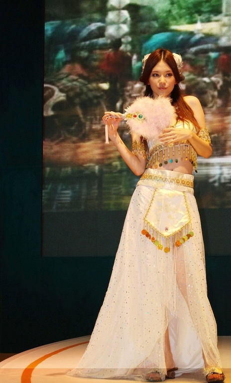 �������׷���ChinaJoy��չShowGirlֱ����(Ԥ��l�賿������70��)��ת����