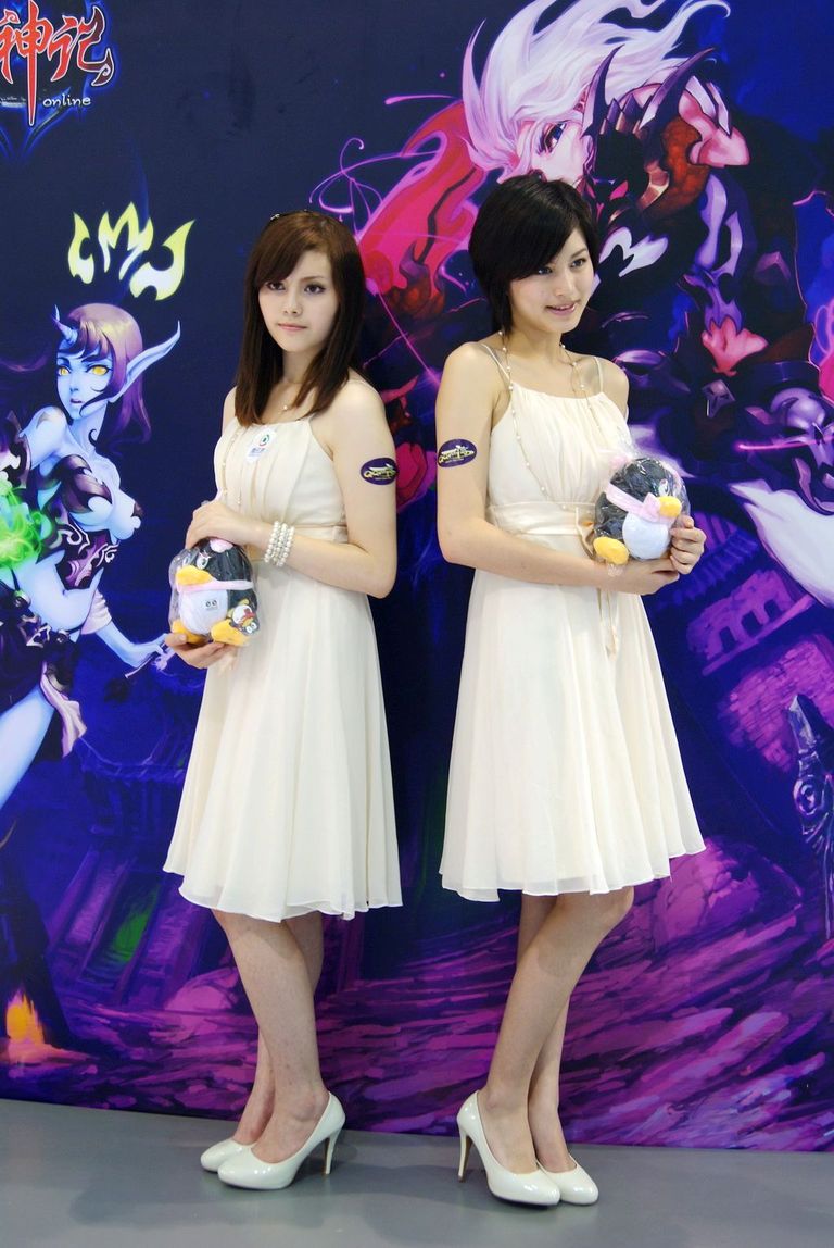 �������׷���ChinaJoy��չShowGirlֱ����(Ԥ��l�賿������70��)��ת����