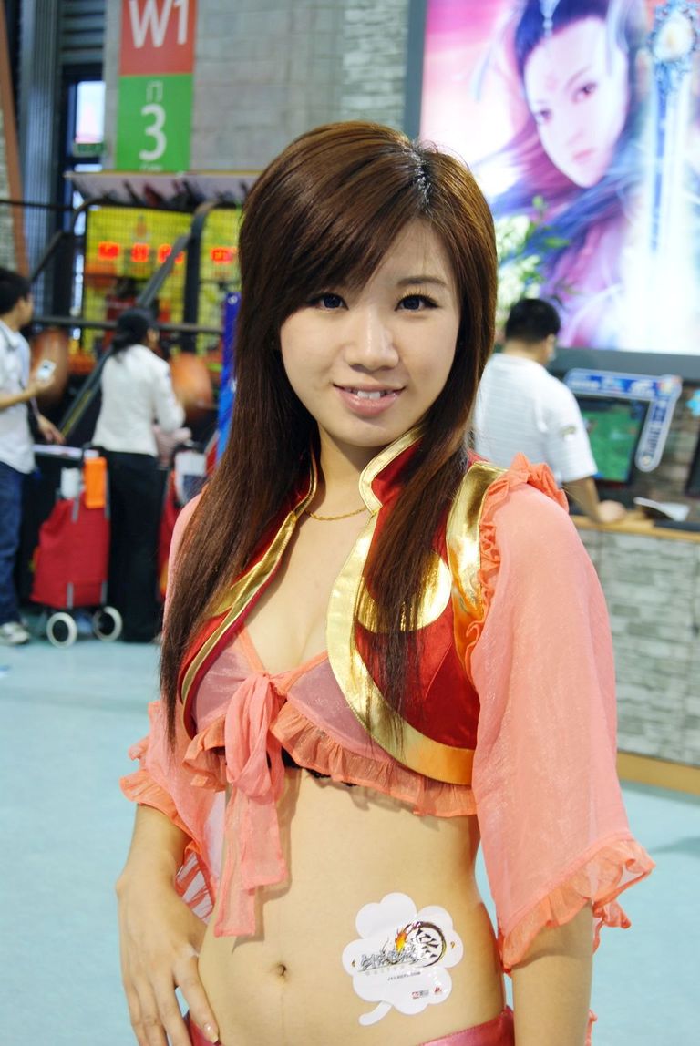 �������׷���ChinaJoy��չShowGirlֱ����(Ԥ��l�賿������70��)��ת����