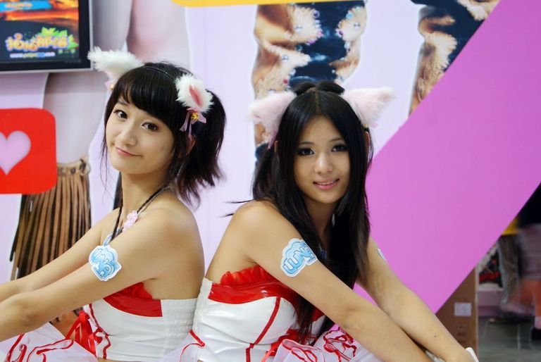 �������׷���ChinaJoy��չShowGirlֱ����(Ԥ��l�賿������70��)��ת����