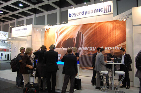 ���Ƕ������콢Tesla1����IFA