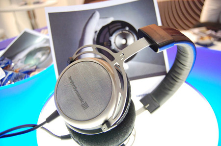 ���Ƕ������콢Tesla1����IFA