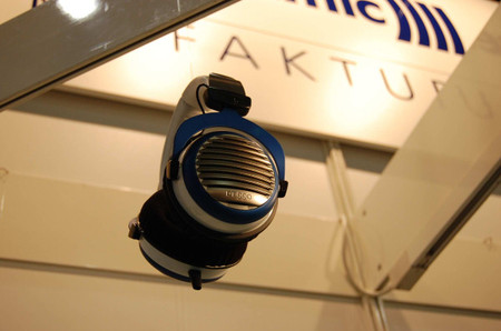 ���Ƕ������콢Tesla1����IFA