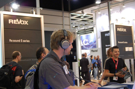 ���Ƕ������콢Tesla1����IFA