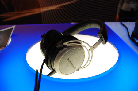 ���Ƕ������콢Tesla1����IFA