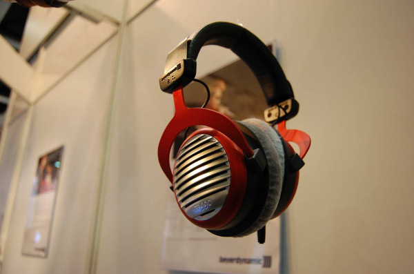 ���Ƕ������콢Tesla1����IFA