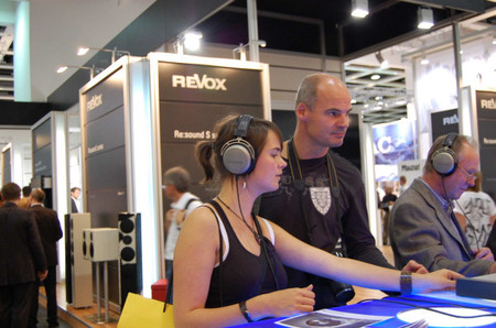 ���Ƕ������콢Tesla1����IFA