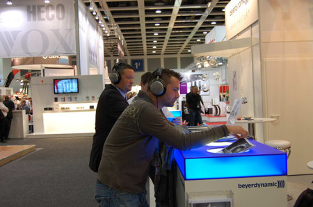 ���Ƕ������콢Tesla1����IFA