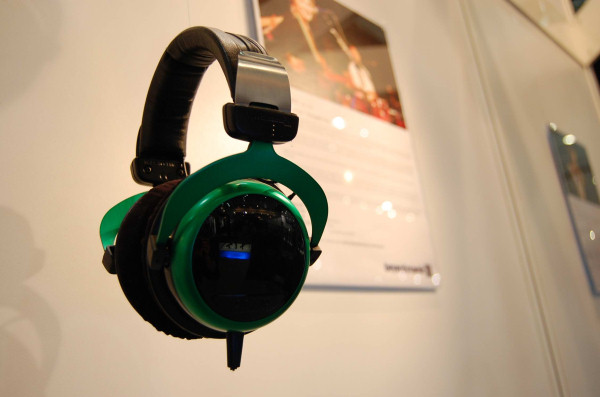 ���Ƕ������콢Tesla1����IFA